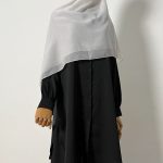 Muna in Black (Free Pos)